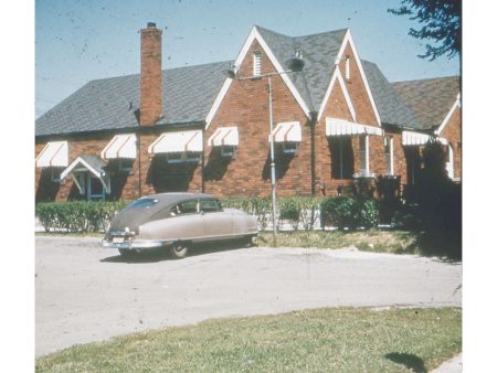 1951 Airflyte Nash Stereo Slide - in front of home - 5Perf Realist Glass Mount - vintage Cheap